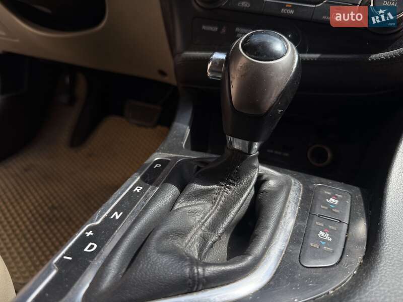 Седан Kia Optima 2013 в Харькове