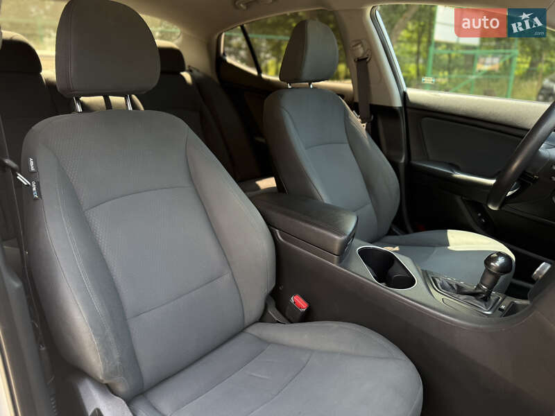 Седан Kia Optima 2015 в Ивано-Франковске