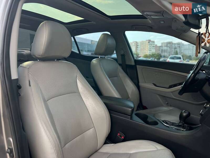 Седан Kia Optima 2012 в Запорожье