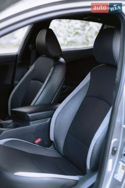 Седан Kia Optima 2011 в Одессе