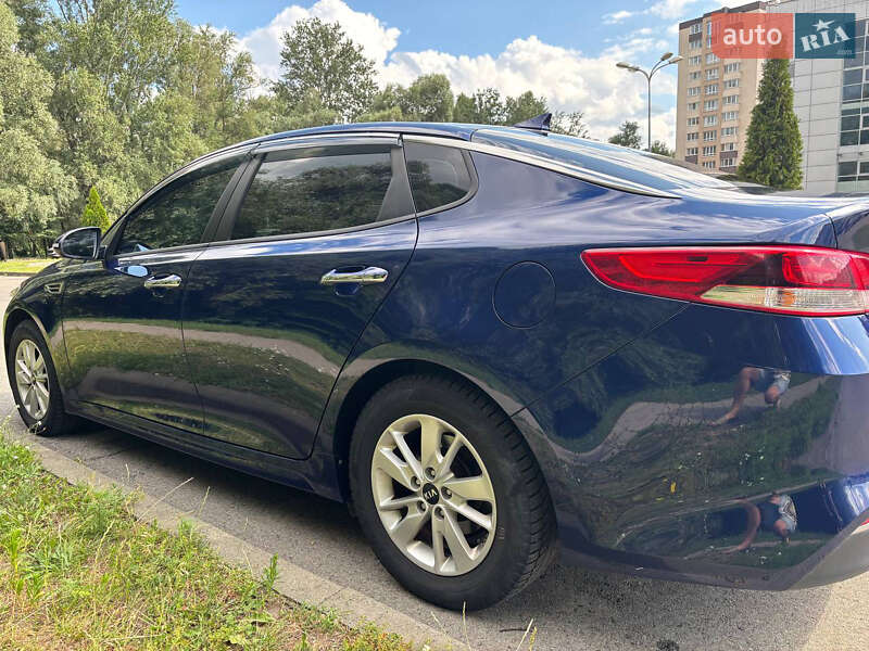 Седан Kia Optima 2017 в Сумах