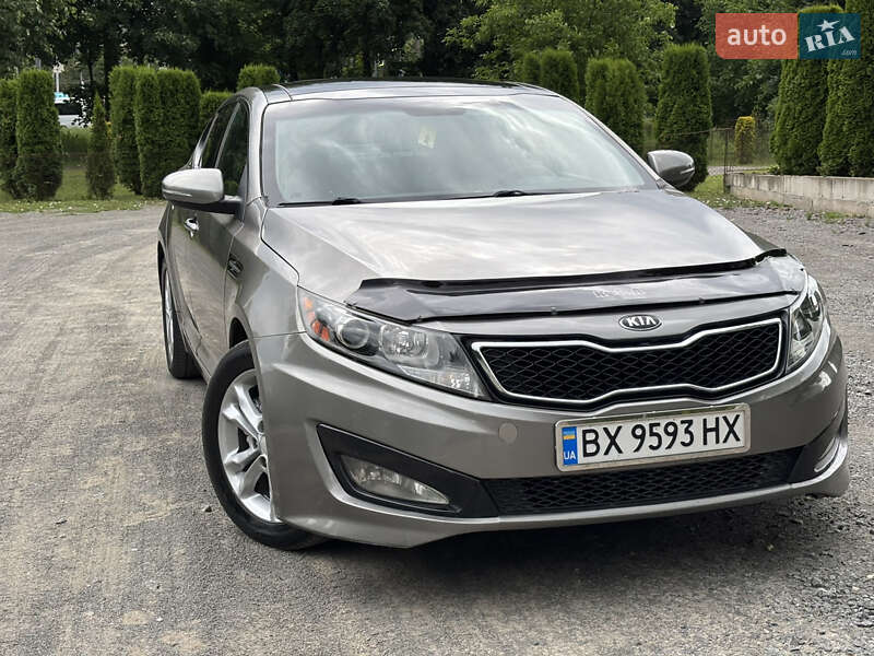 Седан Kia Optima 2012 в Хмельницком