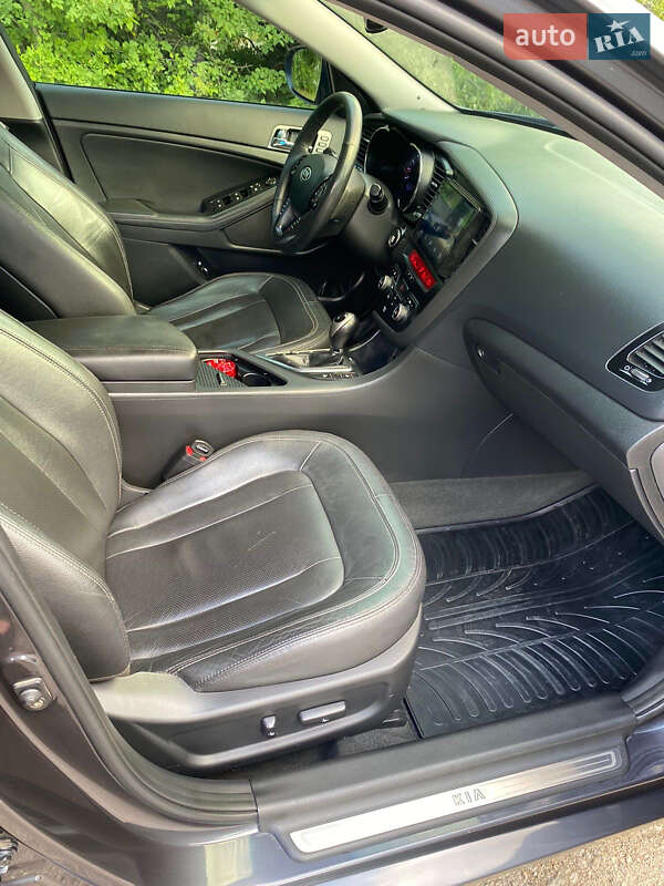 Седан Kia Optima 2012 в Новомосковську