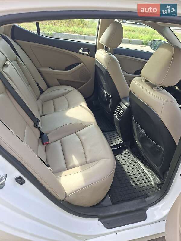 Седан Kia Optima 2014 в Киеве