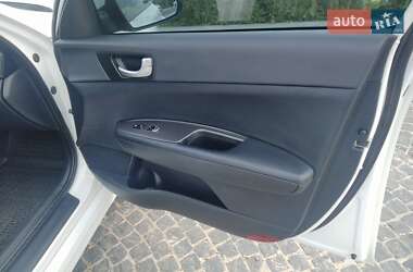 Седан Kia Optima 2016 в Днепре