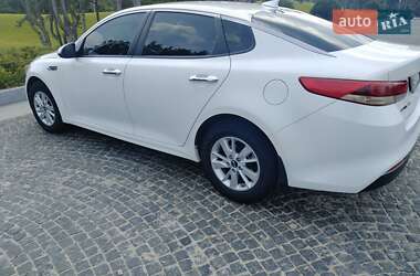 Седан Kia Optima 2016 в Днепре