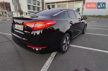 Седан Kia Optima 2013 в 
