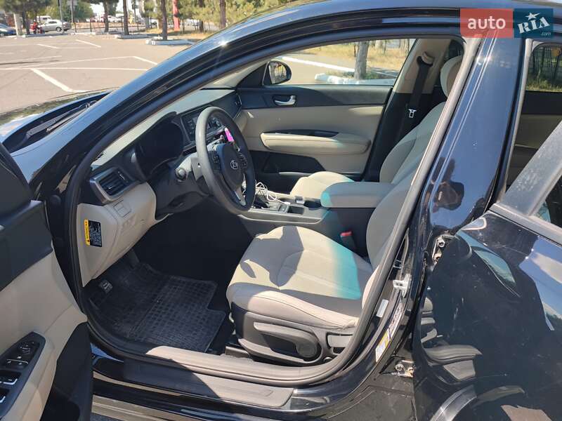 Седан Kia Optima 2016 в Одессе