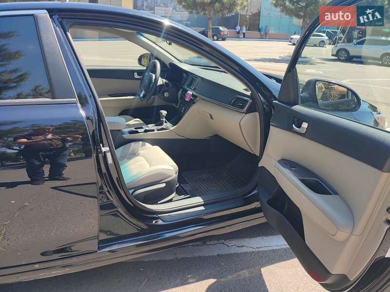 Седан Kia Optima 2016 в Одессе
