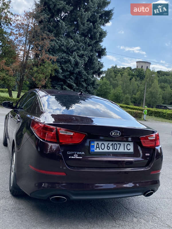 Седан Kia Optima 2015 в Киеве