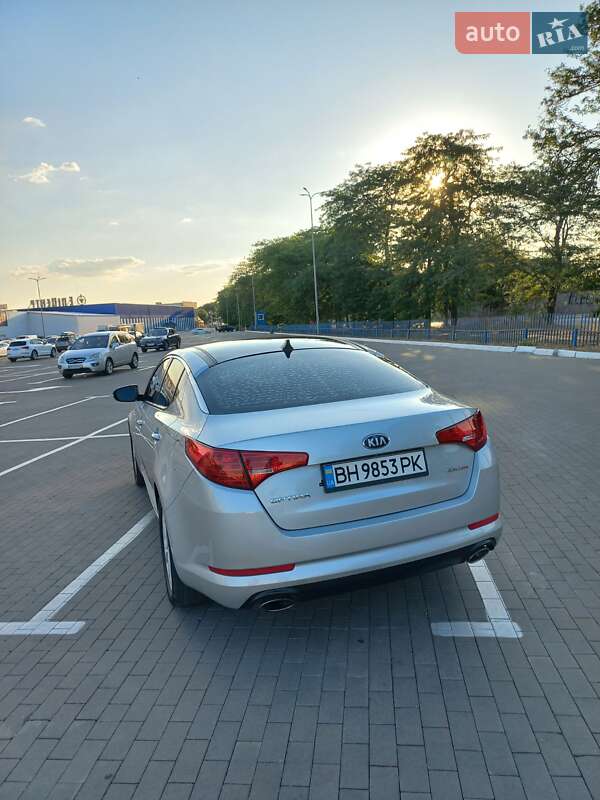 Седан Kia Optima 2012 в Одессе