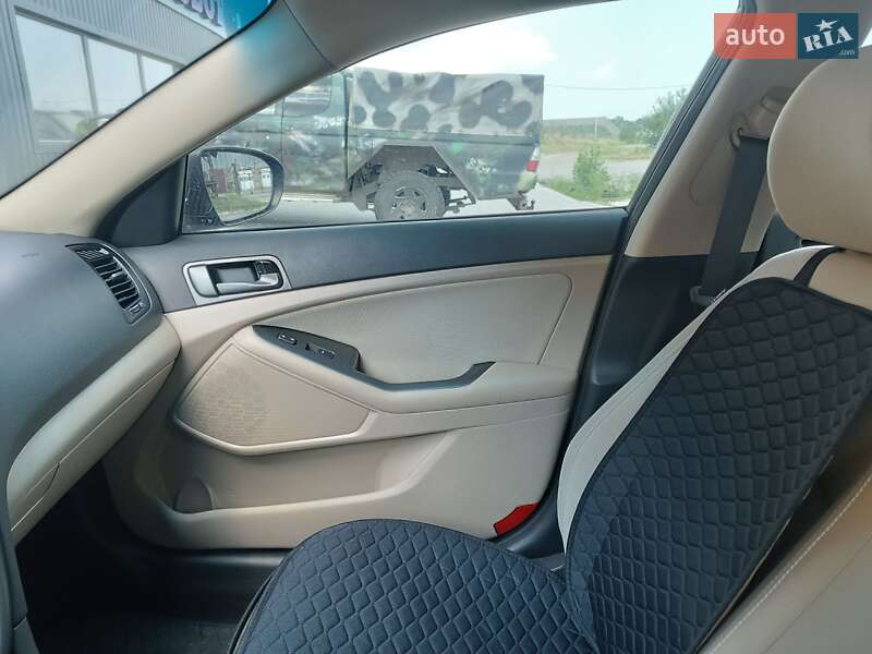 Седан Kia Optima 2013 в Черкассах