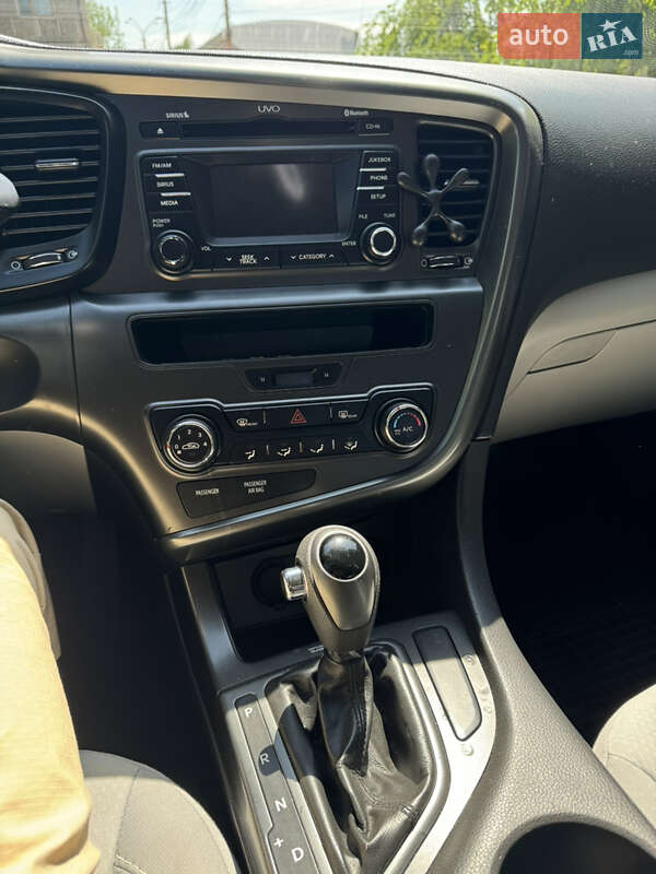 Седан Kia Optima 2013 в Днепре