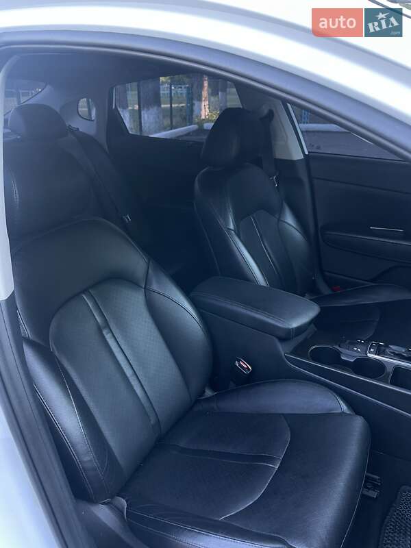 Седан Kia Optima 2016 в Виннице