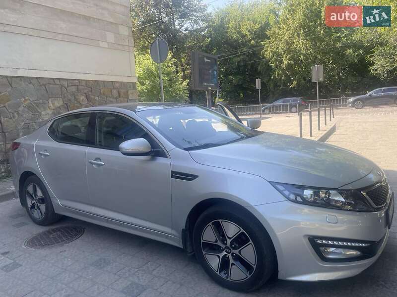 Седан Kia Optima 2012 в Львове