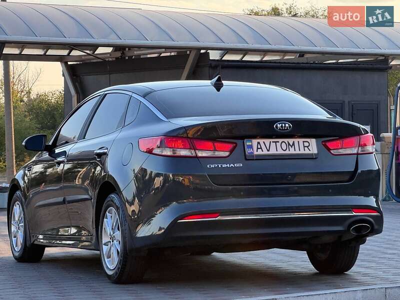 Седан Kia Optima 2016 в Запорожье