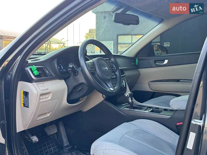 Седан Kia Optima 2016 в Запорожье