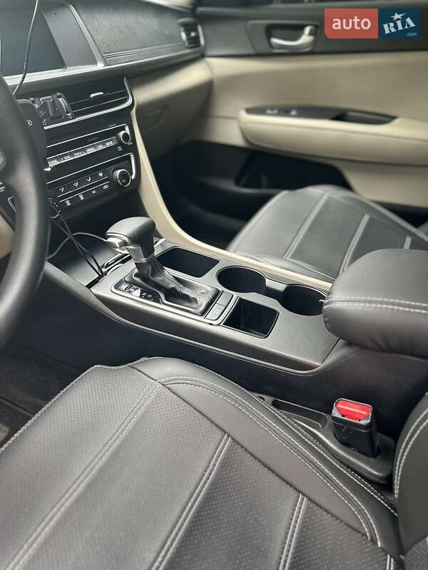 Седан Kia Optima 2018 в Киеве