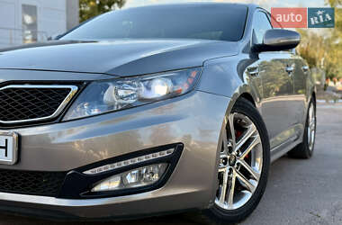 Седан Kia Optima 2012 в Кривом Роге