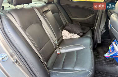 Седан Kia Optima 2012 в Кривом Роге