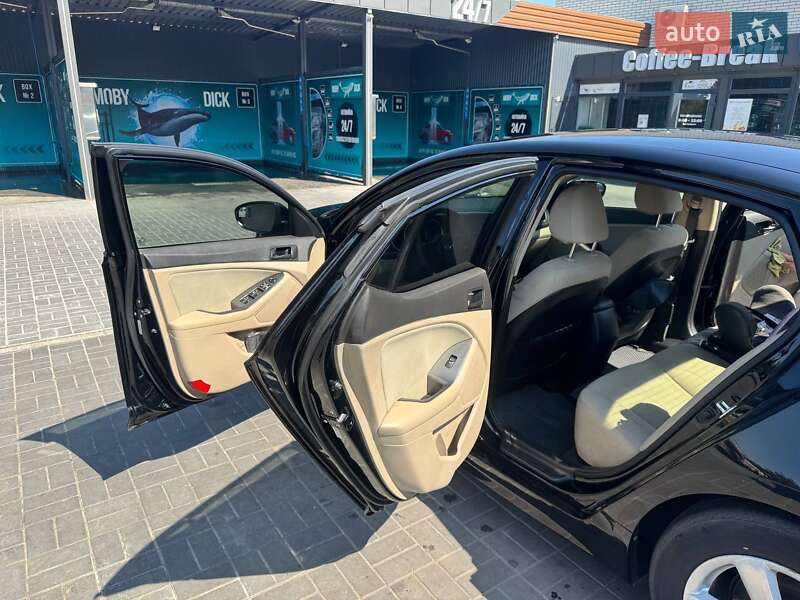 Седан Kia Optima 2015 в Запорожье