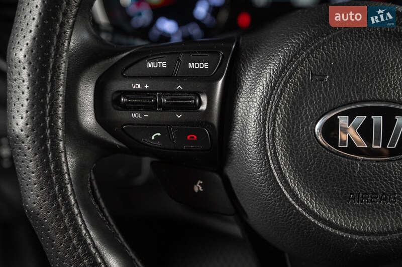 Седан Kia Optima 2015 в Одессе
