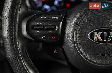 Седан Kia Optima 2015 в 