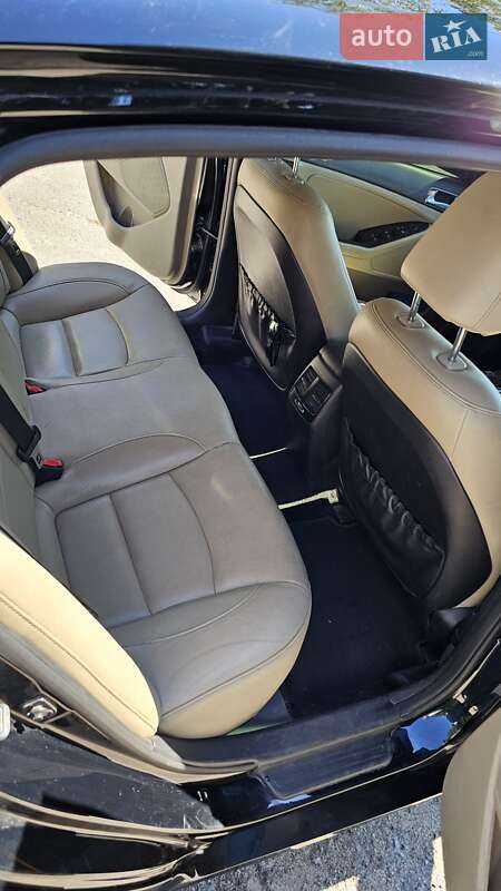 Седан Kia Optima 2015 в Богодухове