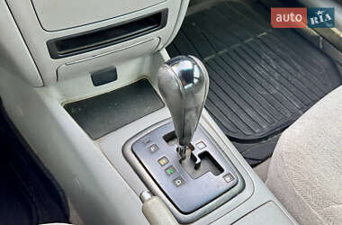 Седан Kia Optima 2005 в 