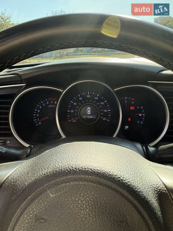 Седан Kia Optima 2014 в Запорожье