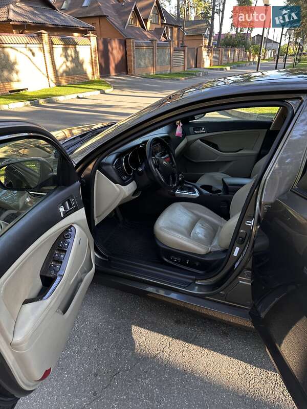 Седан Kia Optima 2012 в Чернігові