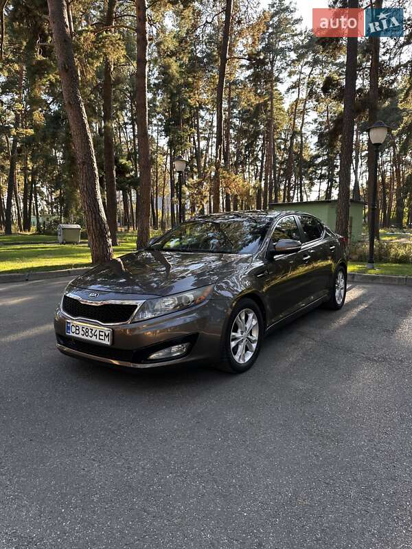 Седан Kia Optima 2012 в Чернігові