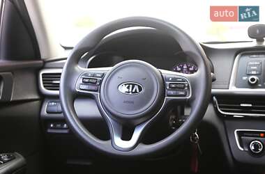 Седан Kia Optima 2016 в 