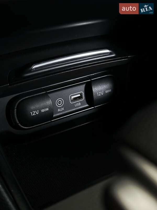 Седан Kia Optima 2016 в Києві