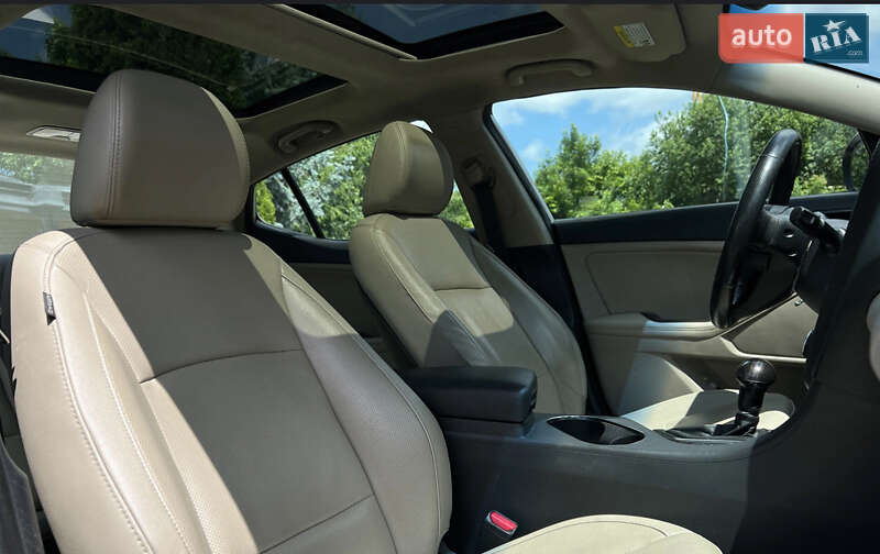 Седан Kia Optima 2014 в Львове