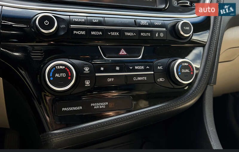 Седан Kia Optima 2014 в Львове
