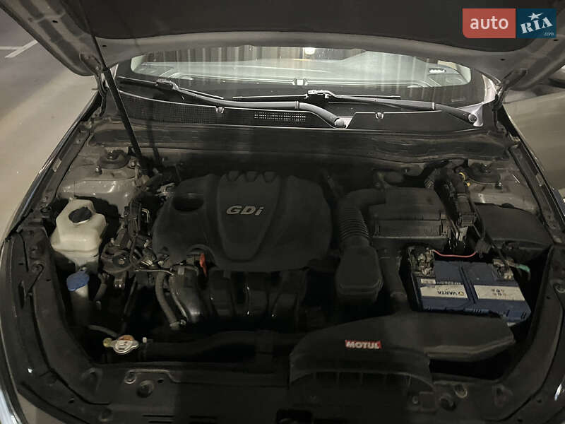 Седан Kia Optima 2015 в Киеве