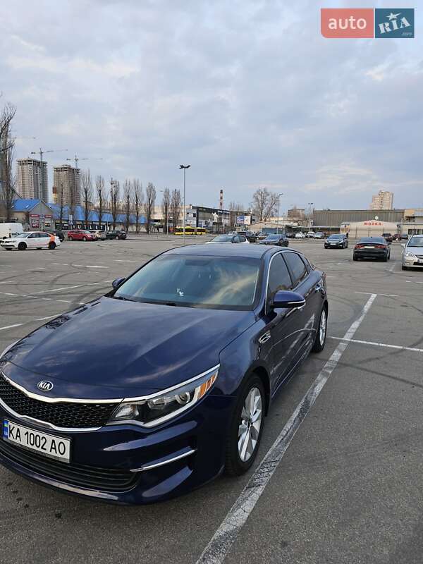 Седан Kia Optima 2017 в Киеве