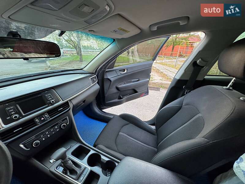Седан Kia Optima 2017 в Киеве