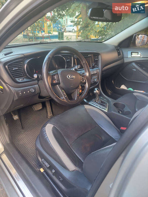 Седан Kia Optima 2013 в Киеве