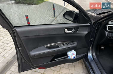 Седан Kia Optima 2019 в 