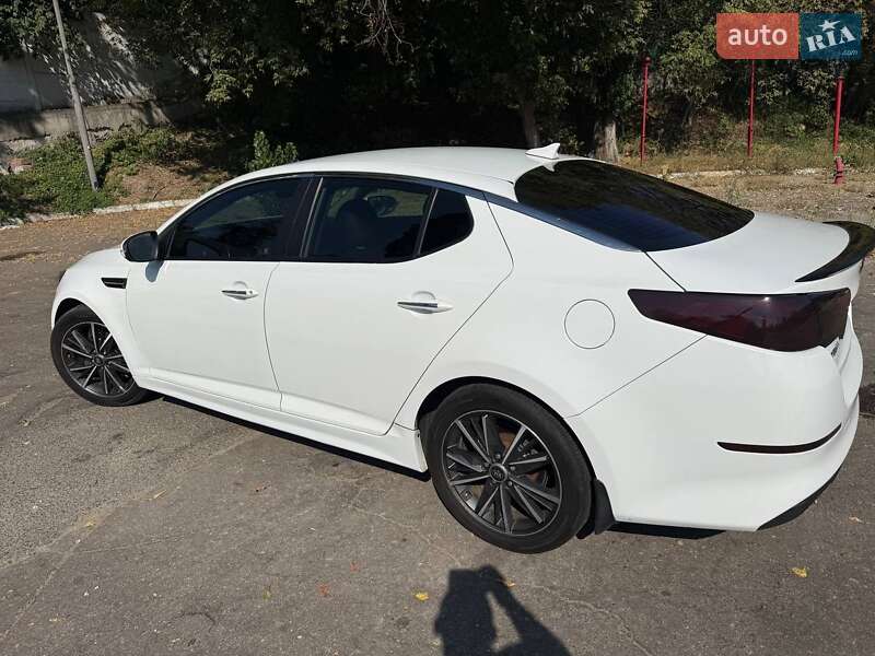 Седан Kia Optima 2014 в Киеве