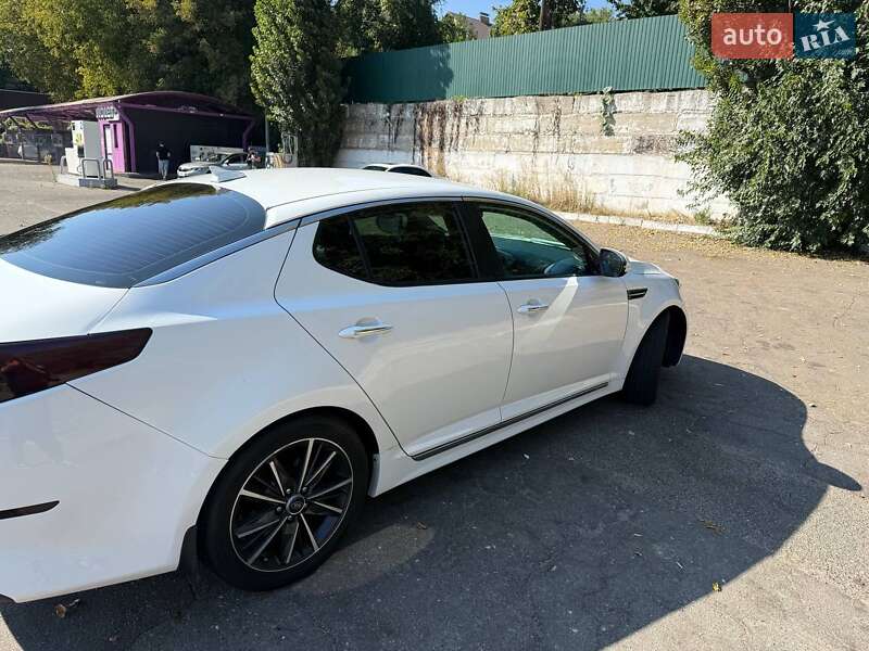 Седан Kia Optima 2014 в Киеве