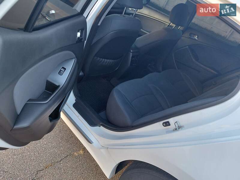 Седан Kia Optima 2013 в Києві фото 9 Седан Kia Optima 2013 в Києві