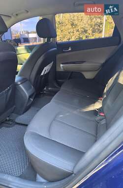 Седан Kia Optima 2016 в 