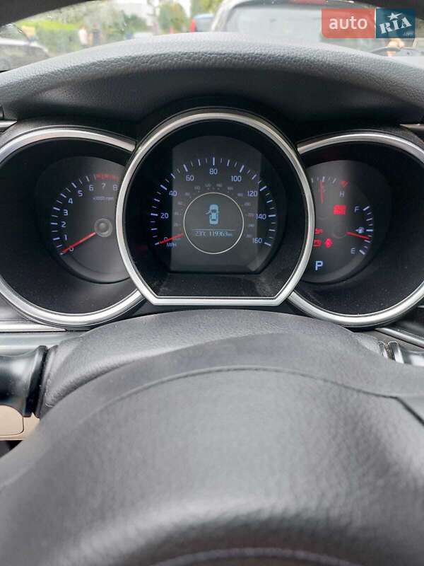 Седан Kia Optima 2014 в Луцке