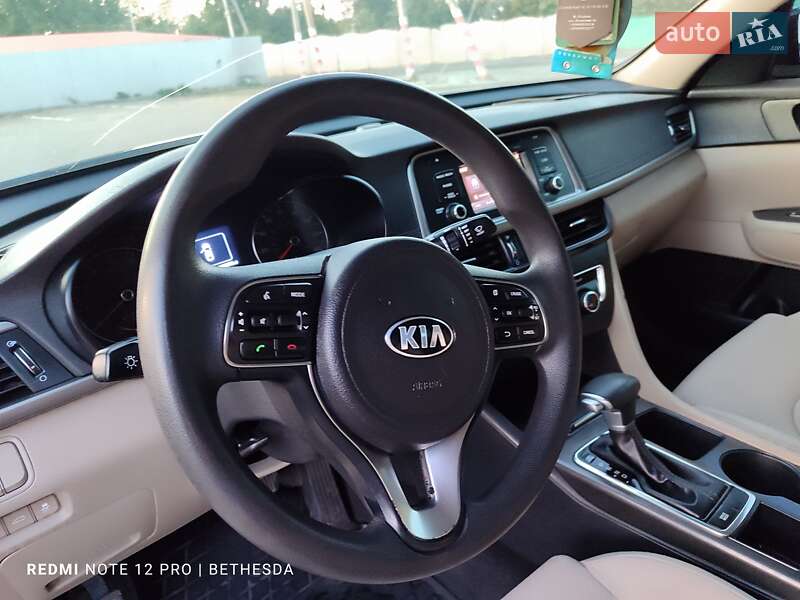 Седан Kia Optima 2016 в Кременчуге
