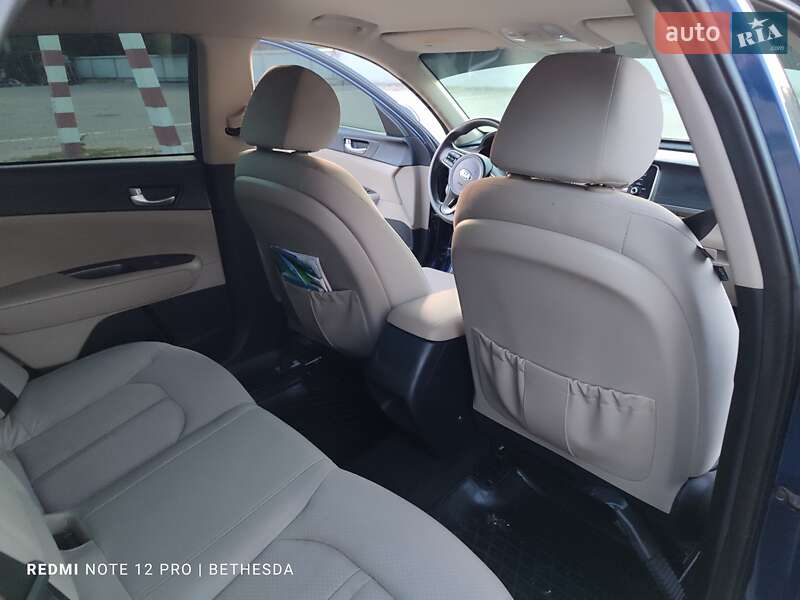 Седан Kia Optima 2016 в Кременчуге
