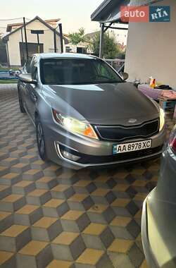 Седан Kia Optima 2013 в Киеве