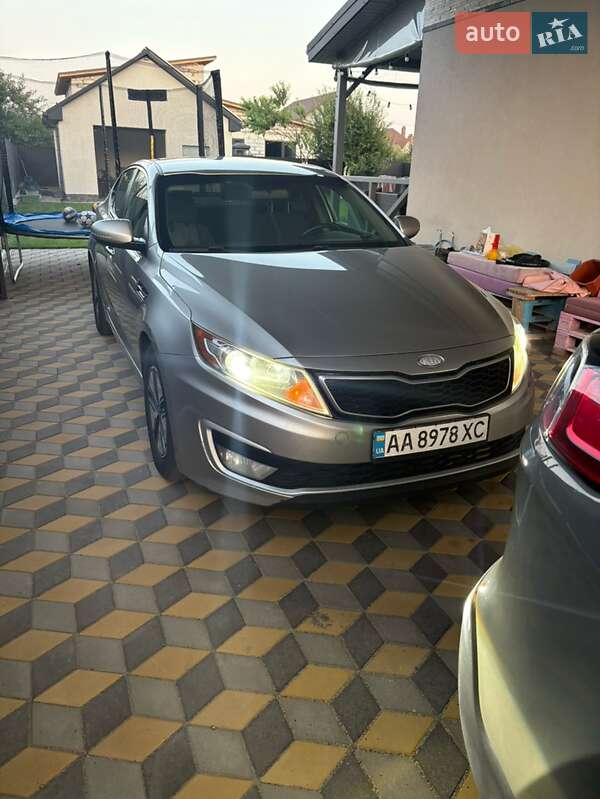 Седан Kia Optima 2013 в Киеве